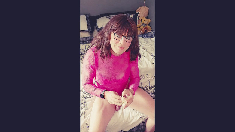 Juniperberi29: गुलाबी बॉडी सूट में क्रॉसड्रेसर juniper Beri