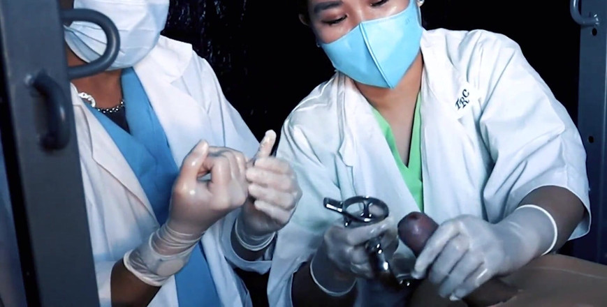 DominaFireOfficial: Dominafire jururawat sadis membunyikan hamba kesucian