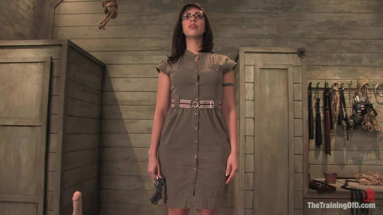 The Training of O by Kink: L'addestramento di Satine Phoenix, Primo Giorno