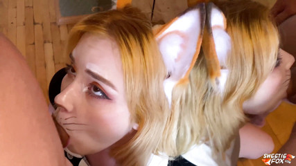 Sweetie Fox: Seksi kadın aynada derin yarak emiyor ve domalarak sikişiyor - yüze...