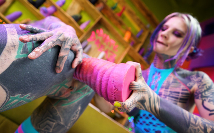 Anuskatzz: Alternativní dívky zkouší bláznivé hračky a hrají si s jejich...