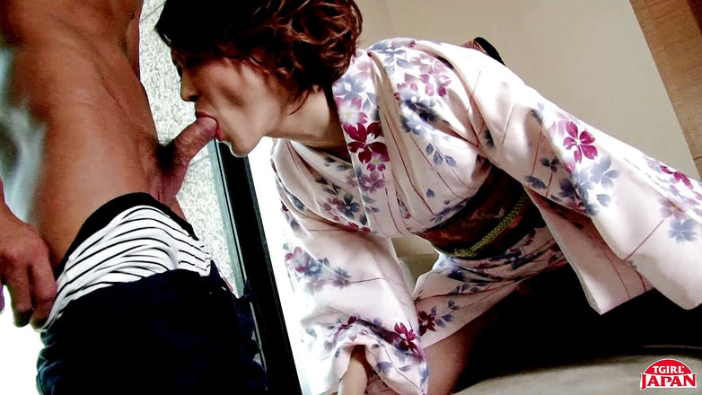 Tgirl Japan: TS Komachi Hanamikoji bị đụ đít