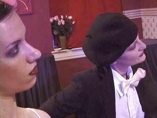 Fetish Media: Una meravigliosa danzatrice del ventre sta facendo bagnare la sua...