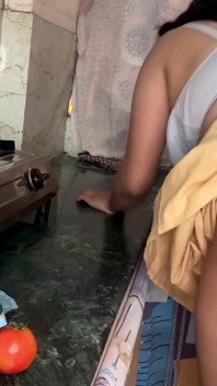 Newlywed Big Boobs Bhabhi Priya Let Neighbor Boy Fuck on Kitchen Stand