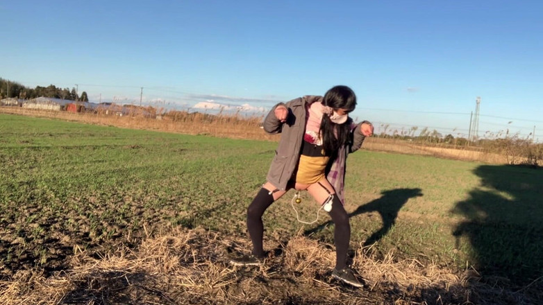 megu2002: 독립 훈련 No38 일일 턱 노출 걷기