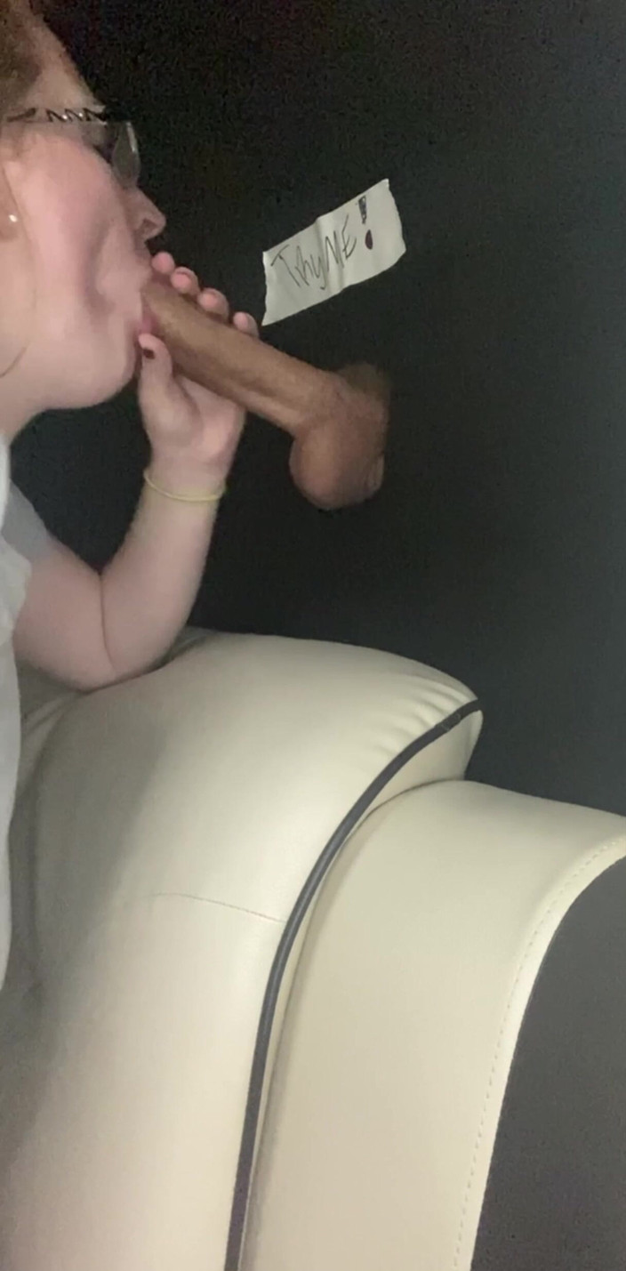 Sluttybritt: 放荡的布里特处理爸爸的大黑鸡巴