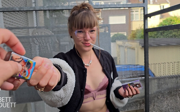 BettDuett: Țigară cu orgasm în aer liber!!