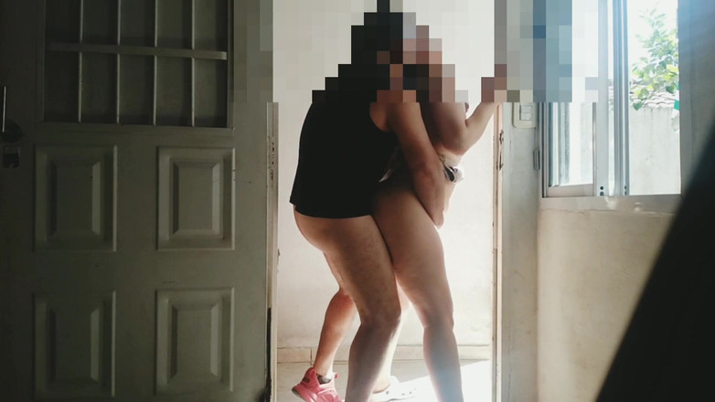 Activecouplearg: Sex u vchodových dveří