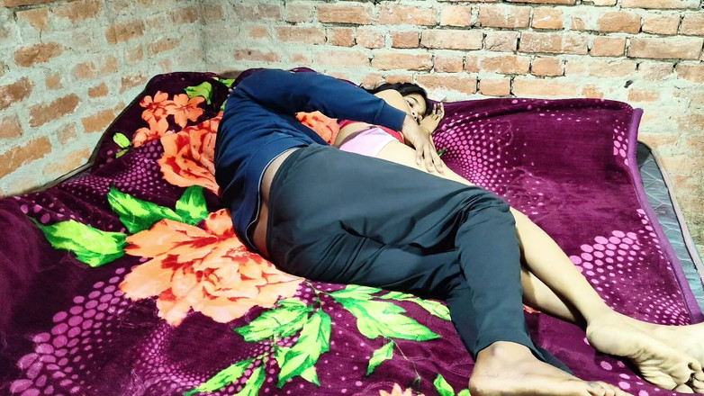 Shivanibaby: Ho lasciato che il ragazzo della mia sorellastra faceva sesso...