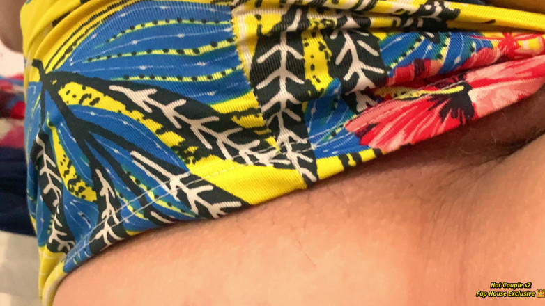 Hot Couple s2: Rödhåriga fru Laura rör vid sin rosa fitta tills hon...