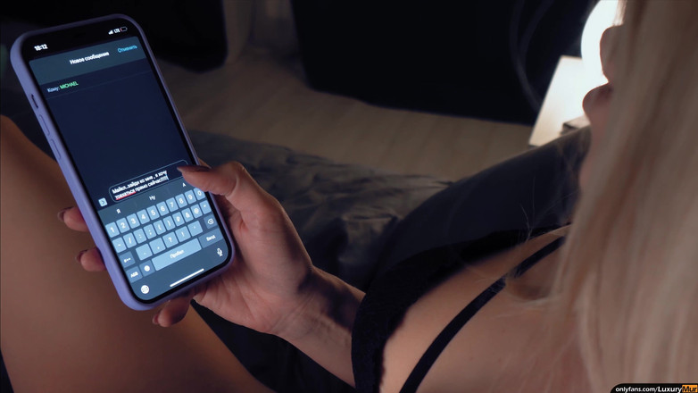 ReplayXXXLady: 와 지금 섹스를 원해. 나는 저녁에 보지를 자위하고 싶지 않아. 하드코어 섹스를 원해