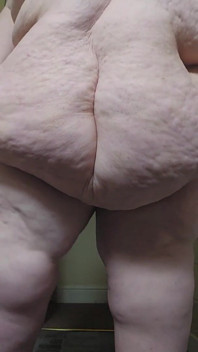SSBBW Giant Walking Towards You