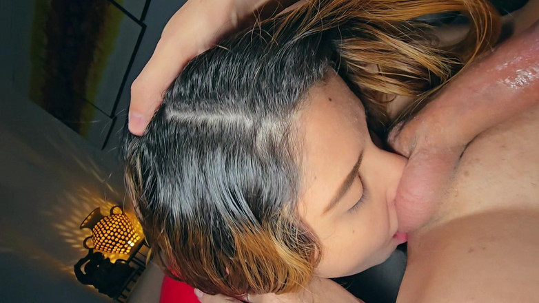 Labestiaylabella: Azgın elbiseli kız büyük yarakla sikiliyor