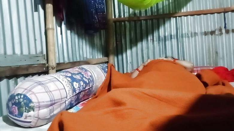 SAFI TV: Fratellastro e sorellastra in un letto