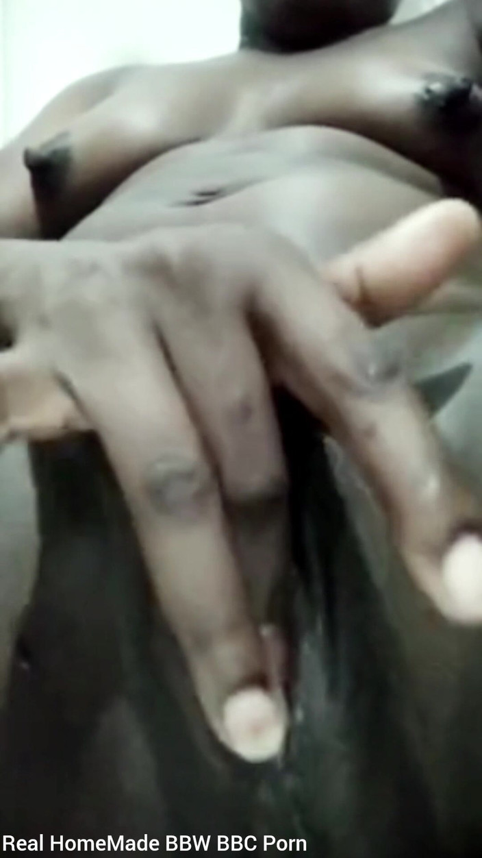 Super sexy ebony cuties: Pocieranie palcami mojej mokrej wielkich warg sromowych cipki