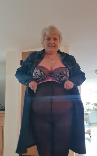 Uk Joolz: A very daring denim dress! One for a naughty trip...