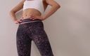 Quinn pie: Gym girl in yoga pants is touching pussy and rubbing...