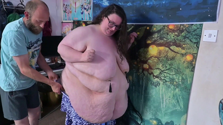 SSBBW Hunter: Esclave, sa SSBBW en maillot de bain, partie 1