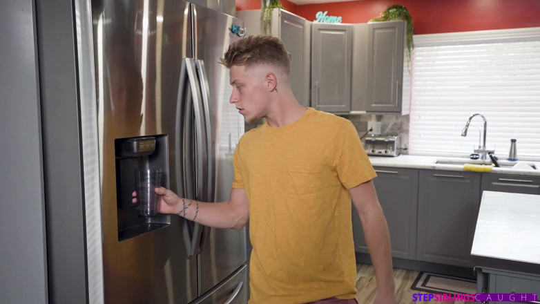 StepSiblings Caught: Giving Stepbro the Pussy - S25:e10