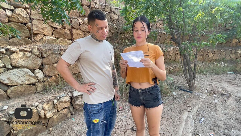 Sara Case: Benden yardım isteyen bilinmeyen latin kızı sikiyorum ve onu dairemde...