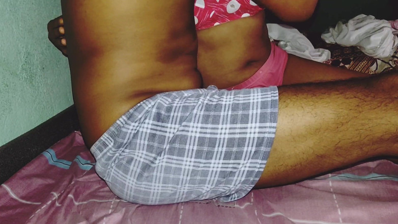 ChickenPuti: Sex cu pizdă cremoasă nepaleză