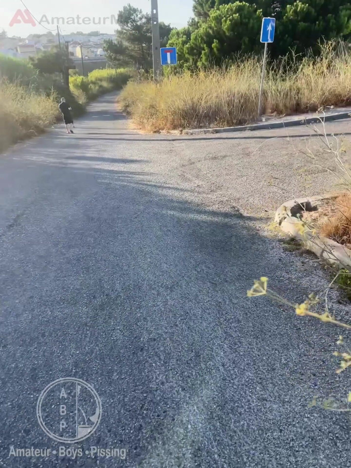 AmateurBoysPissing: Boy Followed His Straight Friend Who Went for a Pee