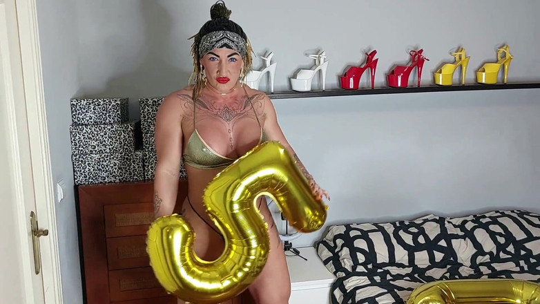 Danaxmuscles: मैं सबसे कुतिया और शातिर कमबख्त हूँ