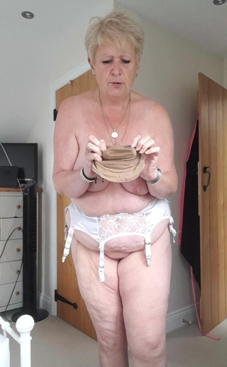 Uk Joolz: New nylon stockings