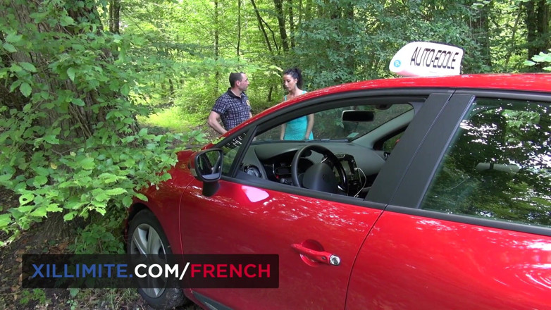 French girls at work: Venkovní anál se svou studentkou autoškola