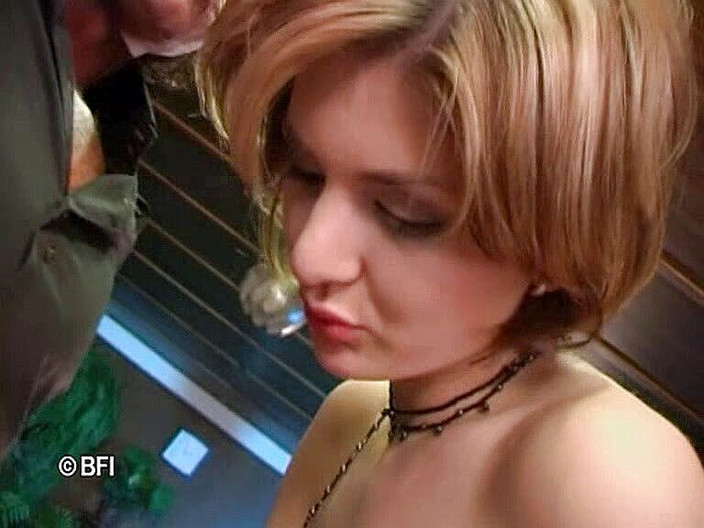 Battle of the asses and pussies: Kecanduan seks