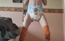 Wrigglesss: Abdl își udă scutecul (de 4 ori!) Apoi geme în timp ce ejaculează în ea