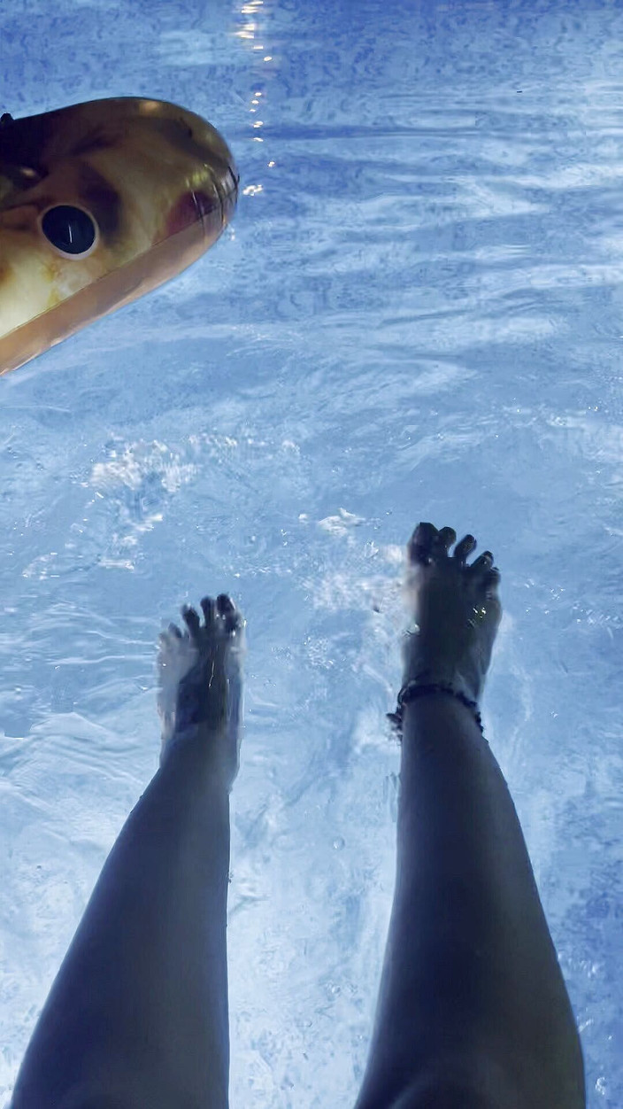 SassyTiff: Kaki di dalam air