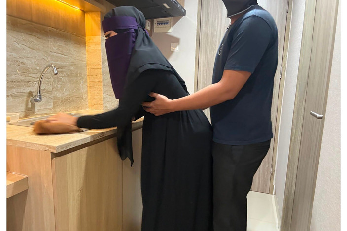 Jamsen: Tempted by in-laws While Cleaning the Kitchen
