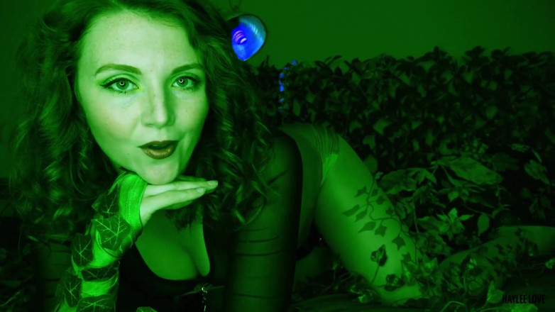 Haylee Love: Poison Ivy makes Robin her slave