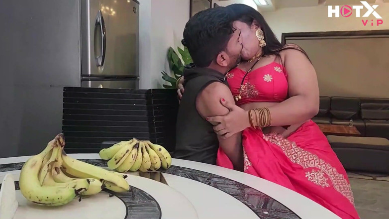 Indianxxx nude: vishaal stan vaali bhaartiy chodne laayak bhaabhi saari utaarti hai...