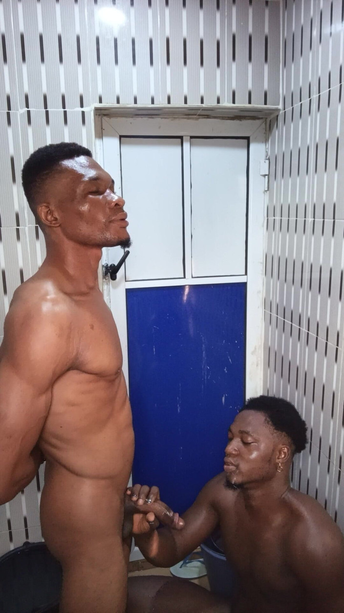 BlackDanie_production: Papà mi ha trapanato davvero bene e io lo adoro