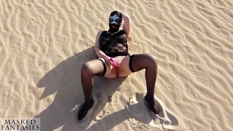 Masked-Fantasy: This MILF Masturbates Her Pussy in a Huge, Secluded Desert...