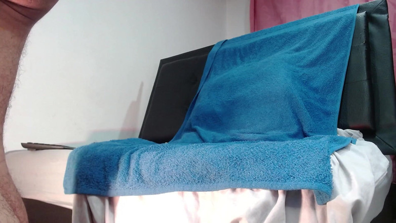 Tommhot: Насос для пеніса накачує крайню плоть без різання