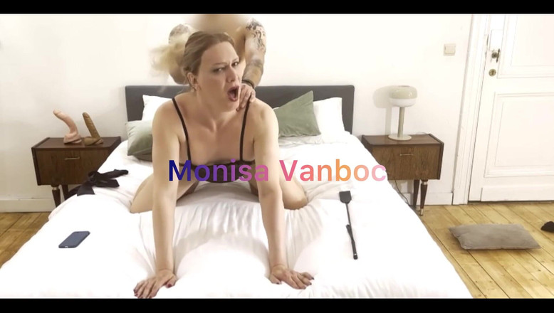 Monisa Vanboc: Ostro zerżnięta przez holenderski piesek oklep