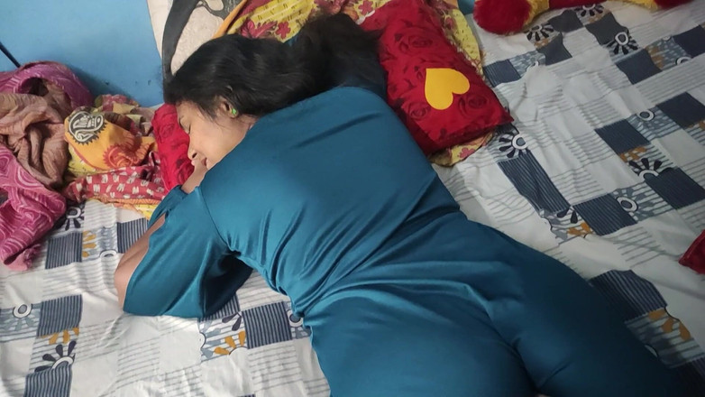 Vaigavarun45: Soție modernă și incitantă futută în pat de iubitul ei