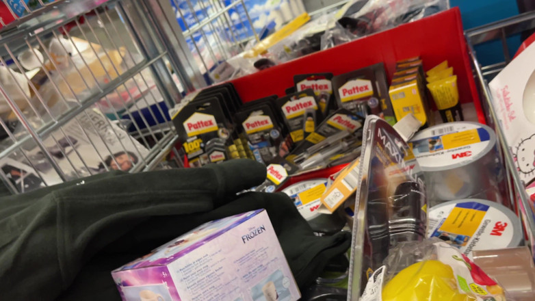 SlipCouple: Extreme Risky Handjob in Supermarket an Wiped Cum on Product:p!