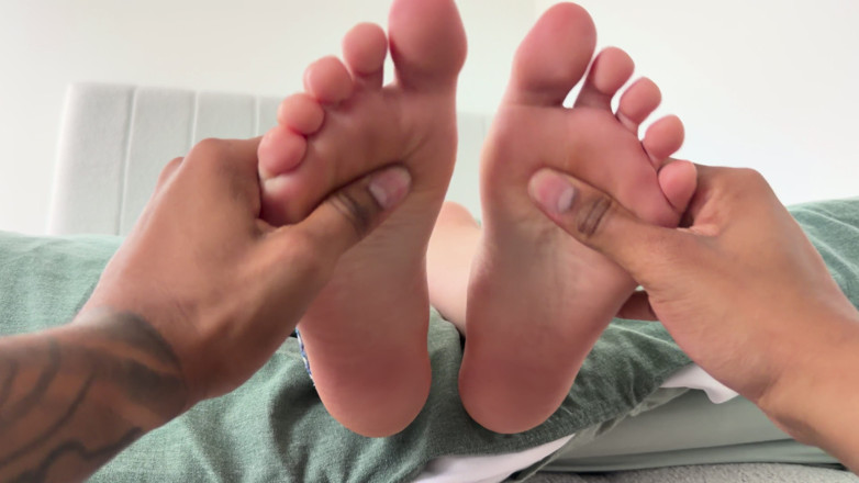 ScarletXoXo: Close up Foot Fetish Soft Soles Massage