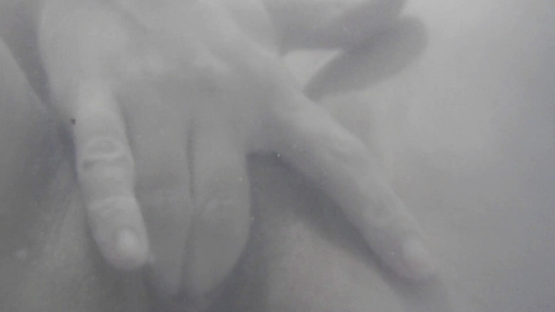 Sitivintage: Masturbating in the bathtub closeup