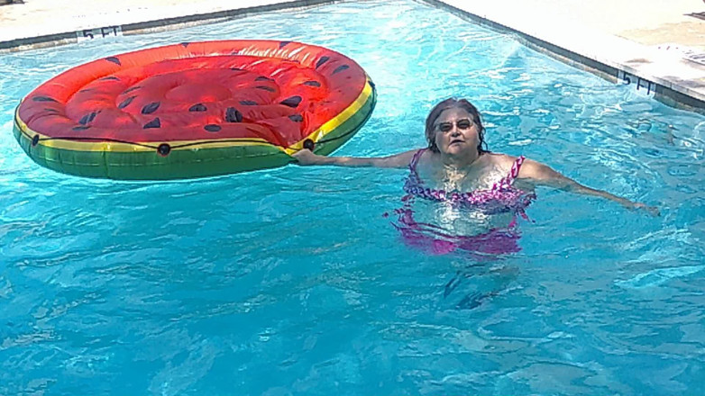BBW nurse Vicki adventures with friends: Short Video of BBW Nurse Vicki Floating on Her Huge...