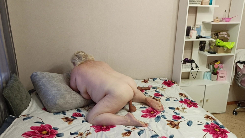 Zona901: Ранок мачухи почався з мастурбації великої пизди