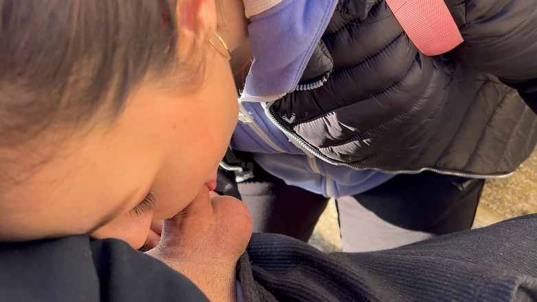 I-Love-Her-Feet: 热辣情侣的海滩口交和肛交