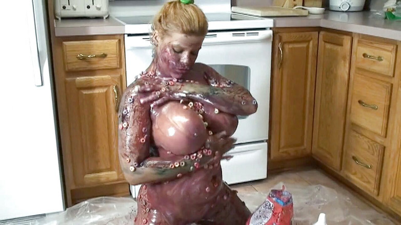 ChickPass Amateurs: बड़े स्तनों वाली चोदने लायक मम्मी Angel सिरप में ढकी हुई है