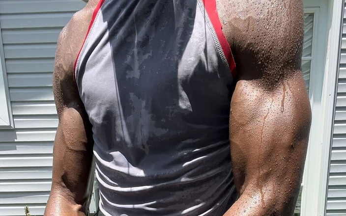 Wanting me studio: 섹시한 흑인 남자 - 섹시한 남성 - 야외에서 빨간 근육