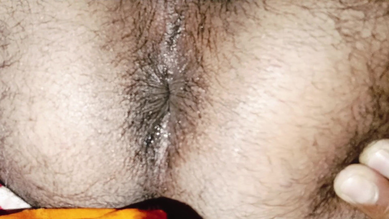 Desy boy: Băiat din sat cur virgin care încearcă să se fută