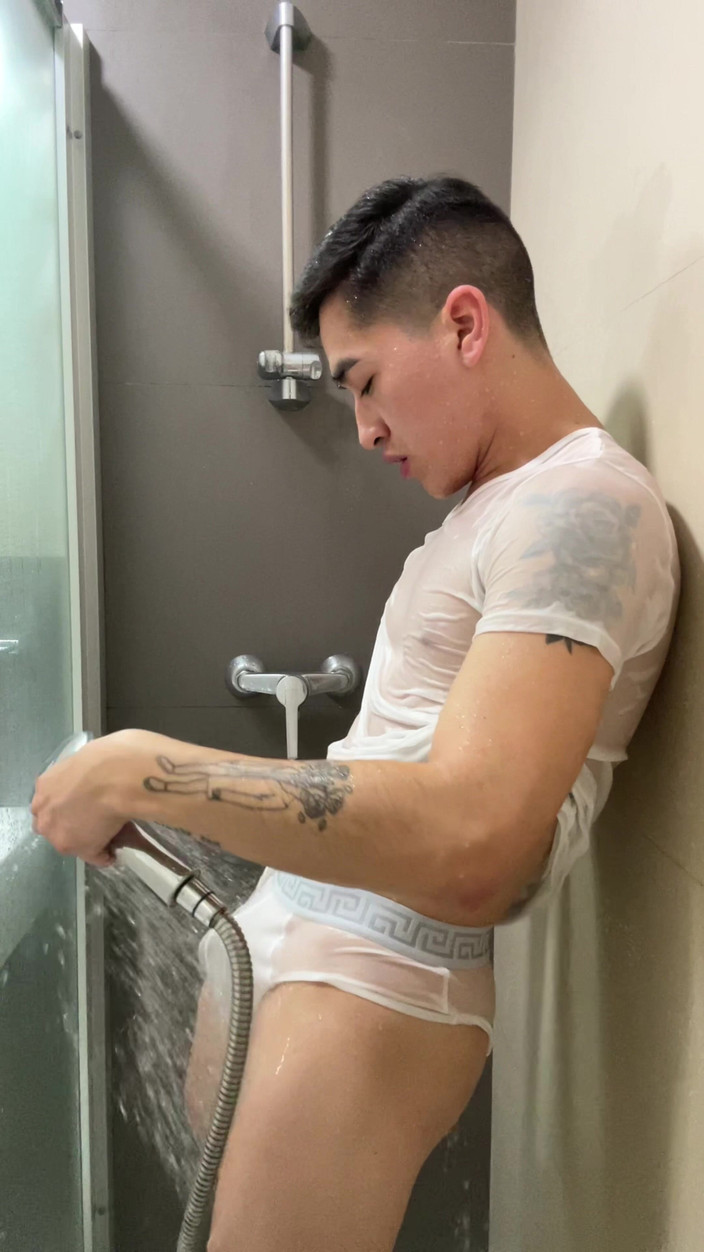 Johnny Hakson: Mandi dengan saya